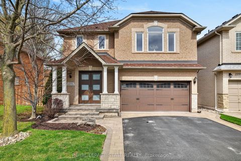 2261 Grouse Lane Oakville ON L6M 3Z8