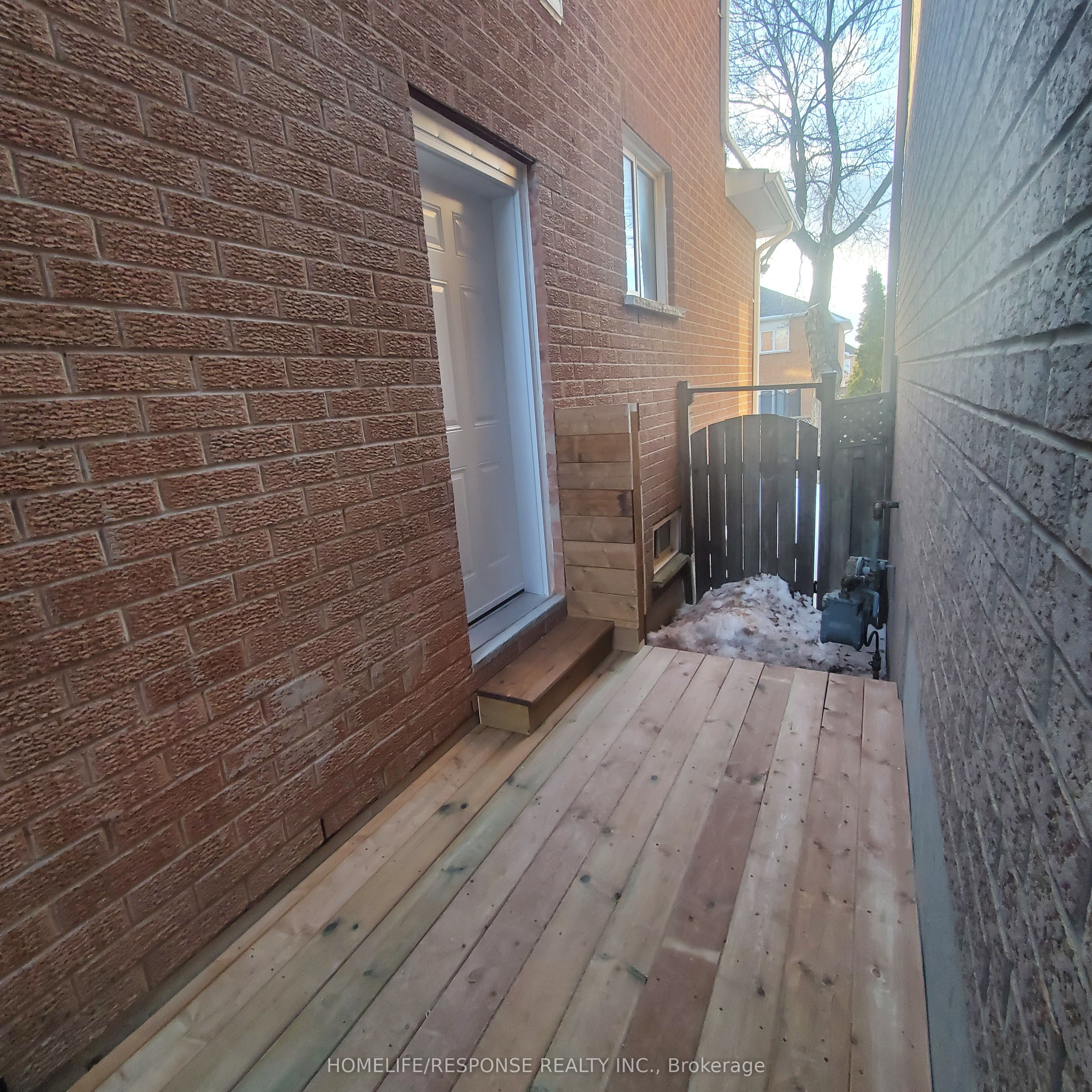 6 Solway Avenue W BSMT