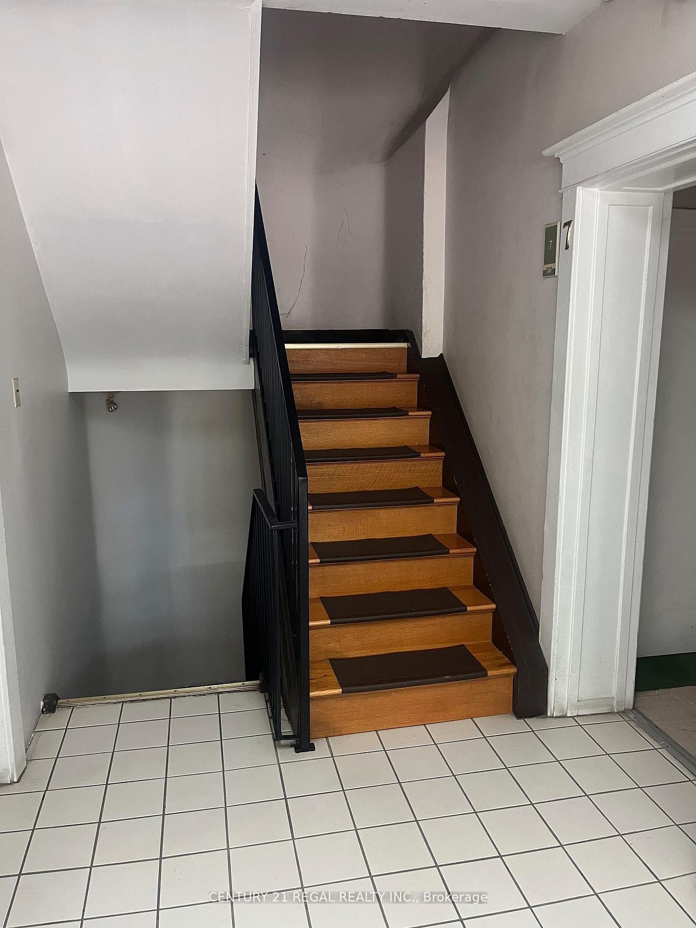 1384 King Street W