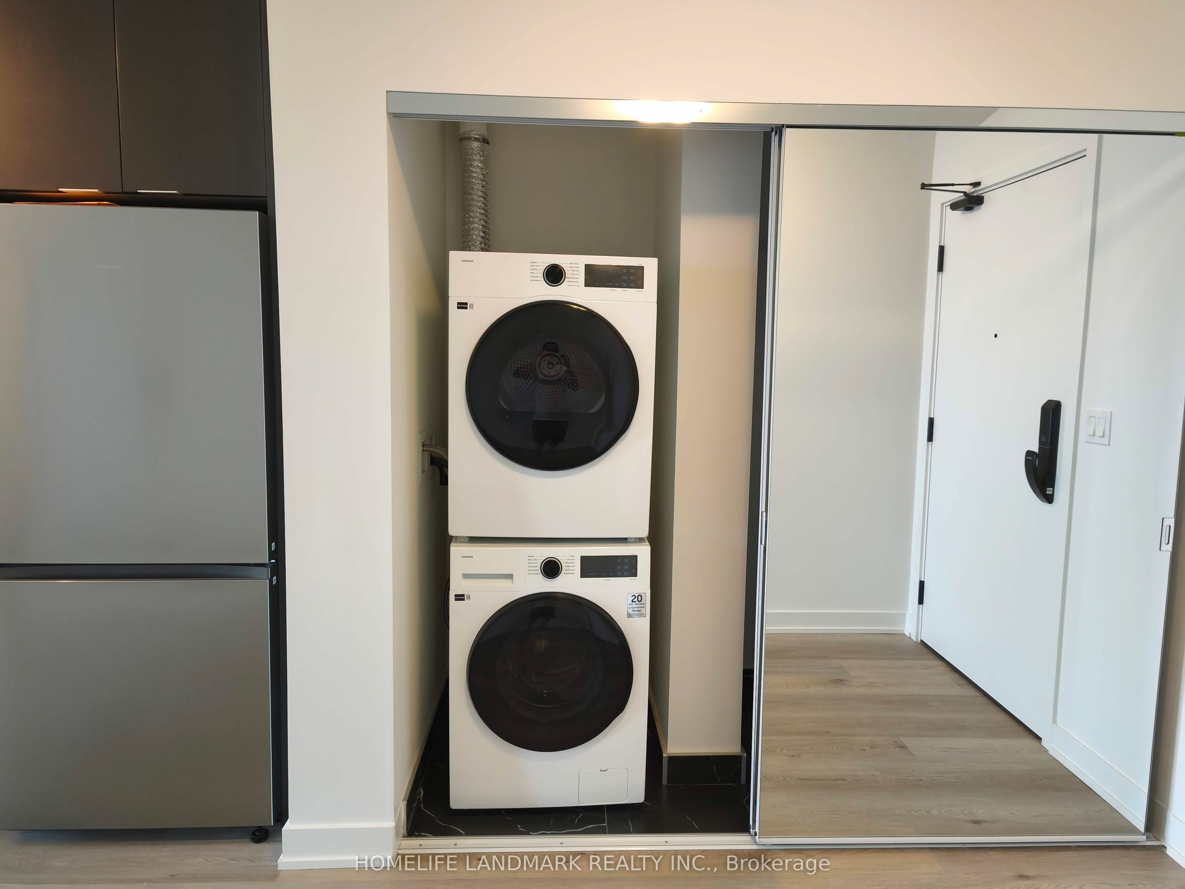 2075 Lakeshore Road 2205