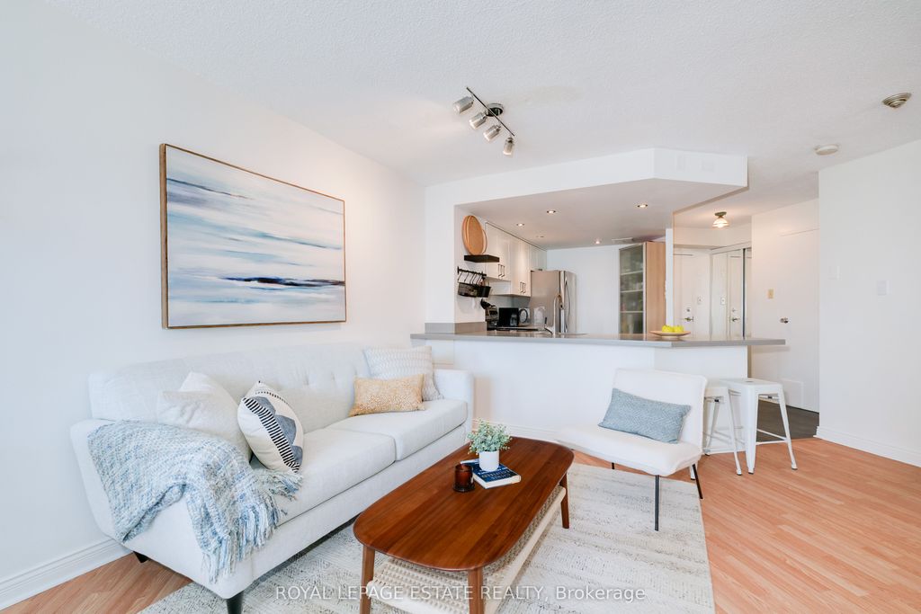 Photo of 77 Maitland Place #1526, Toronto, ON M4Y 2V6 (MLS # C12409959)