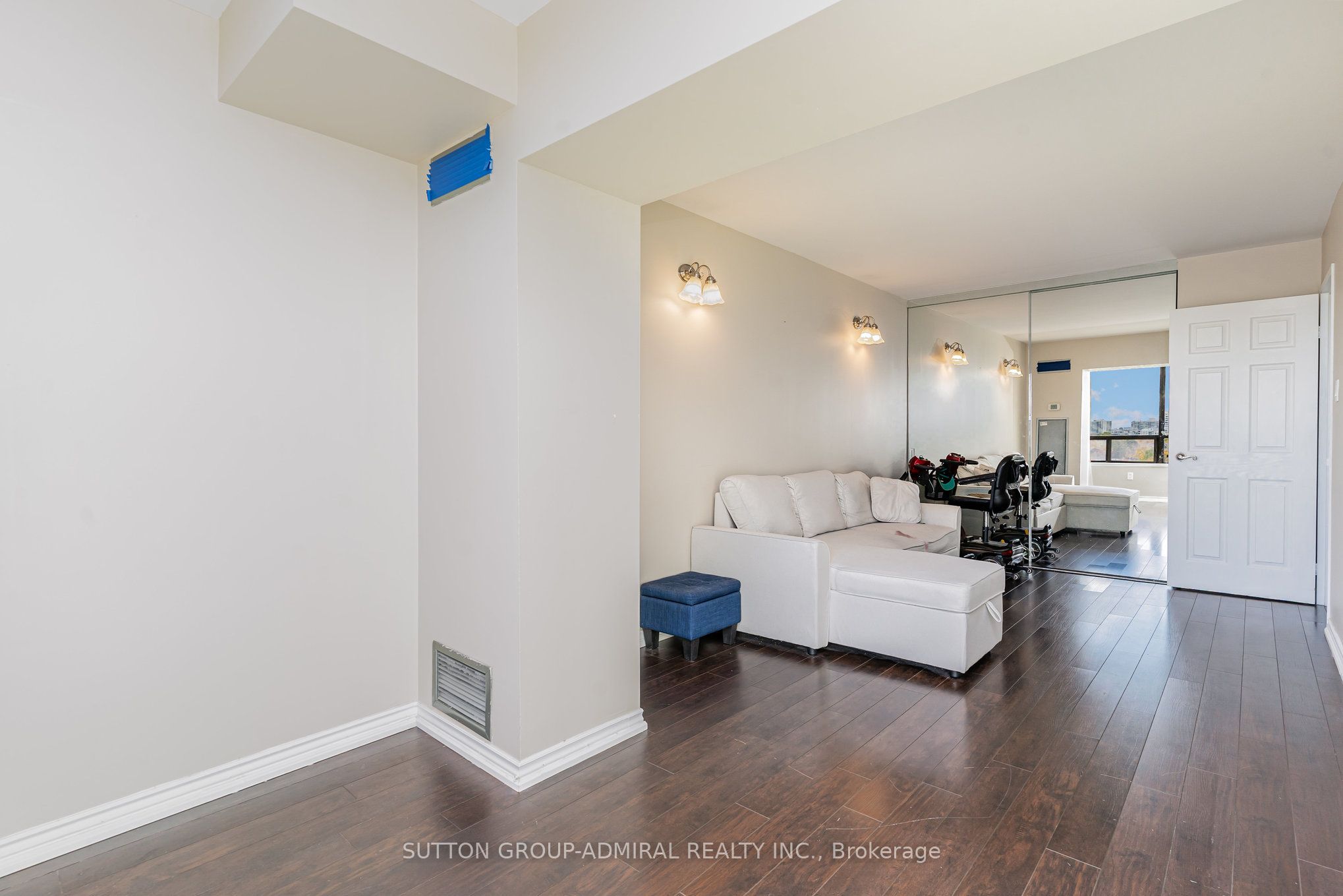 7440 Bathurst Street 807