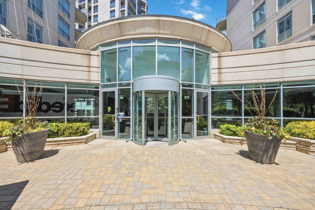 Photo of 2111 Lake Shore Boulevard W #121, Toronto, ON M8V 4B2 (MLS # W13804896)