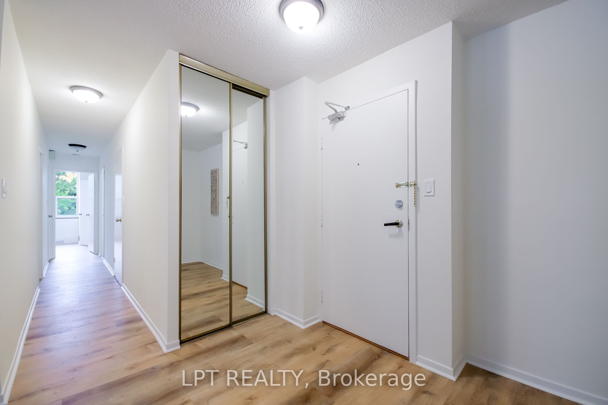 90 Ling Road 209