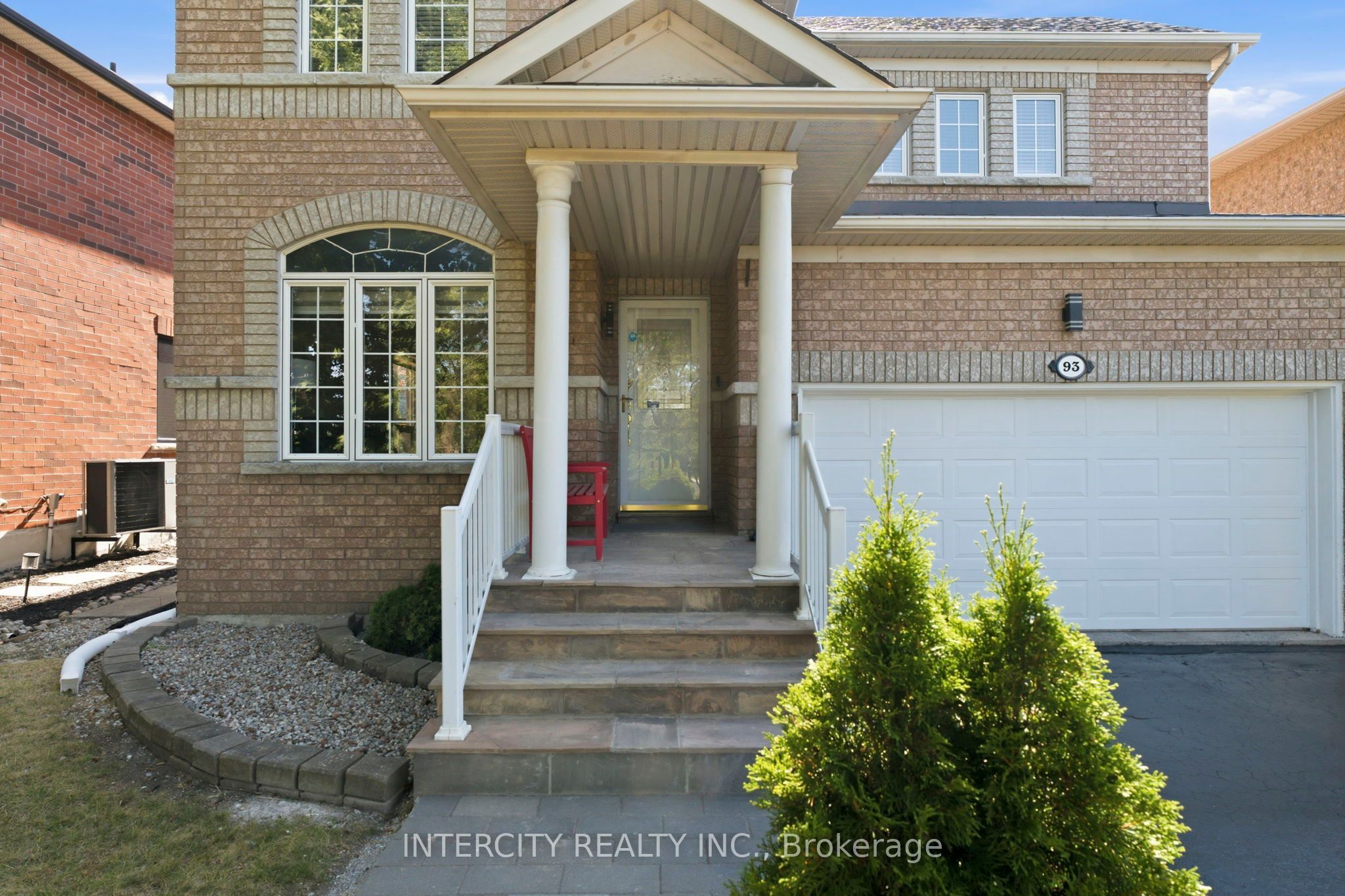93 Chalone Crescent