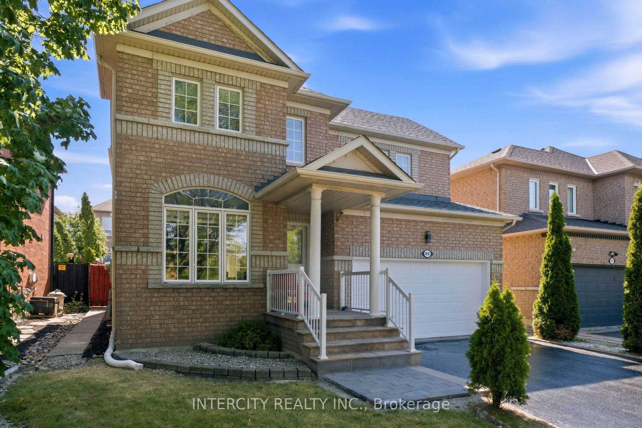 93 Chalone Crescent