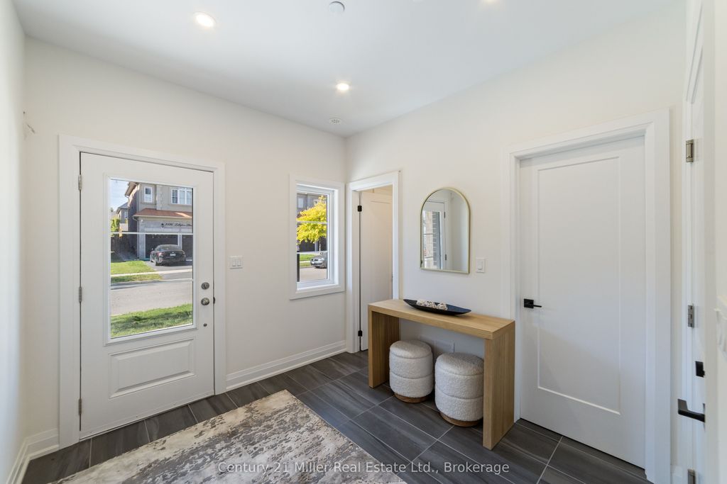 Photo of 280 Melody Common #30, Oakville, ON L6H 8A5 (MLS # W12503522)