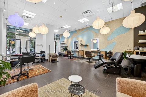 921 Bay Street Toronto ON M5S 3L6