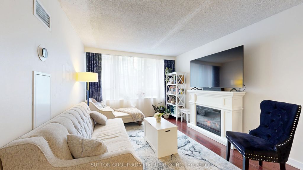 Photo of 633 Bay Street #201, Toronto, ON M5G 2G4 (MLS # C12365606)