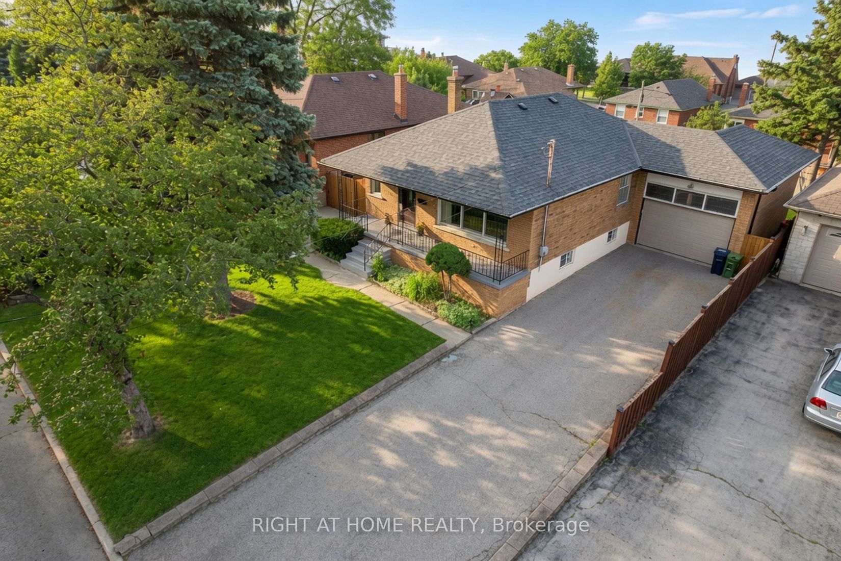 37 Garside Crescent