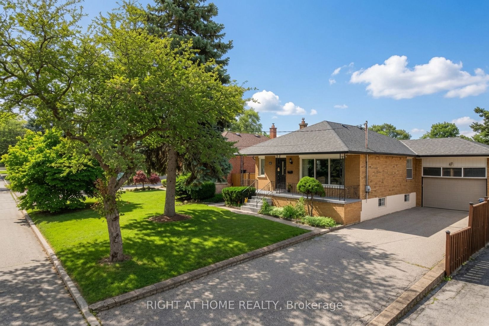 37 Garside Crescent