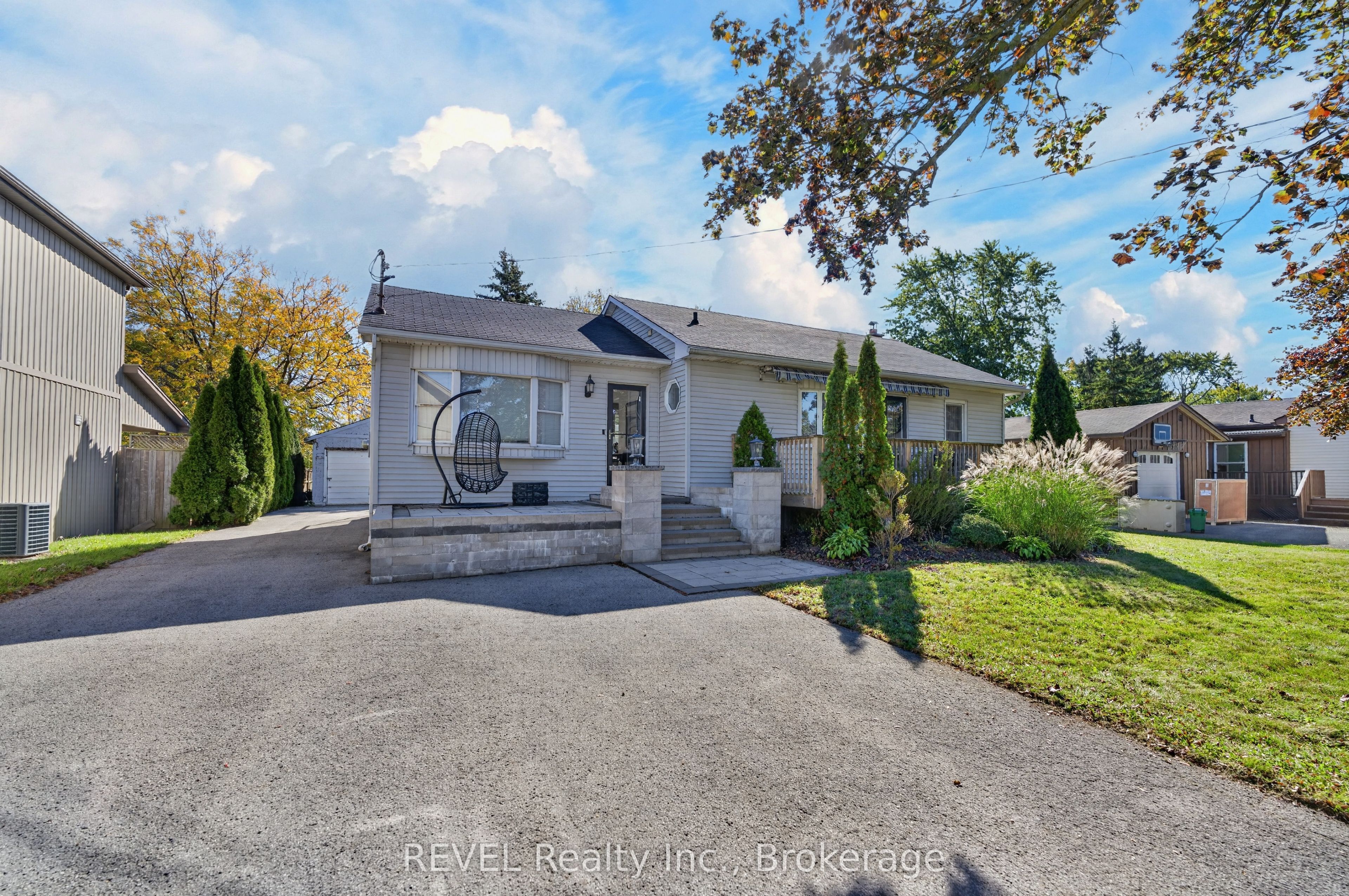 1329 NIAGARA STONE Road