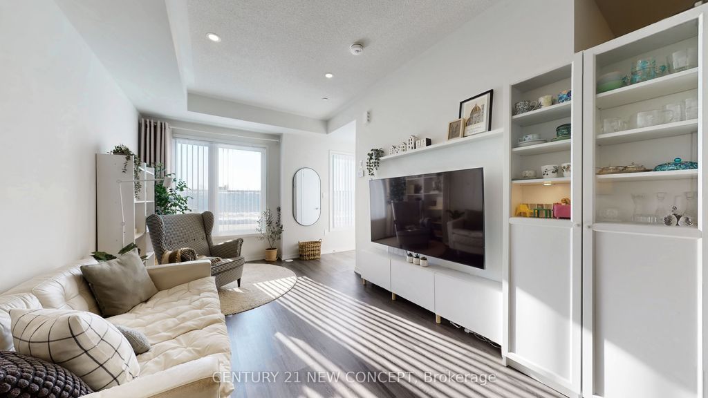 Photo of 140 Honeycrisp Crescent #TH 284, Vaughan, ON L4K 0N7 (MLS # N12740798)