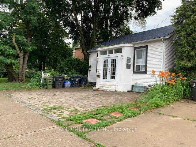 Photo of 966 Dundas Street E, Toronto, ON M4M 1R5 (MLS # E13685680)