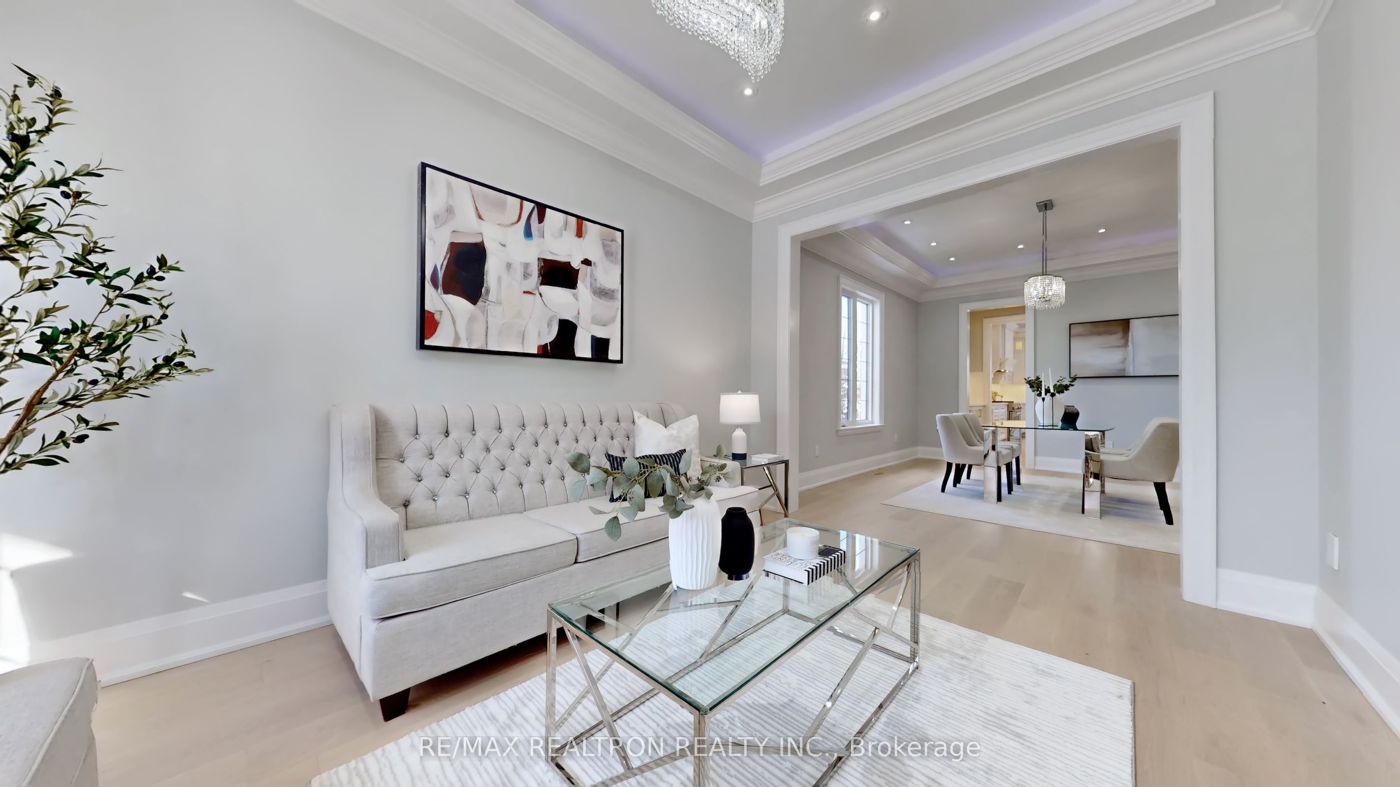 9 Roxaline Street