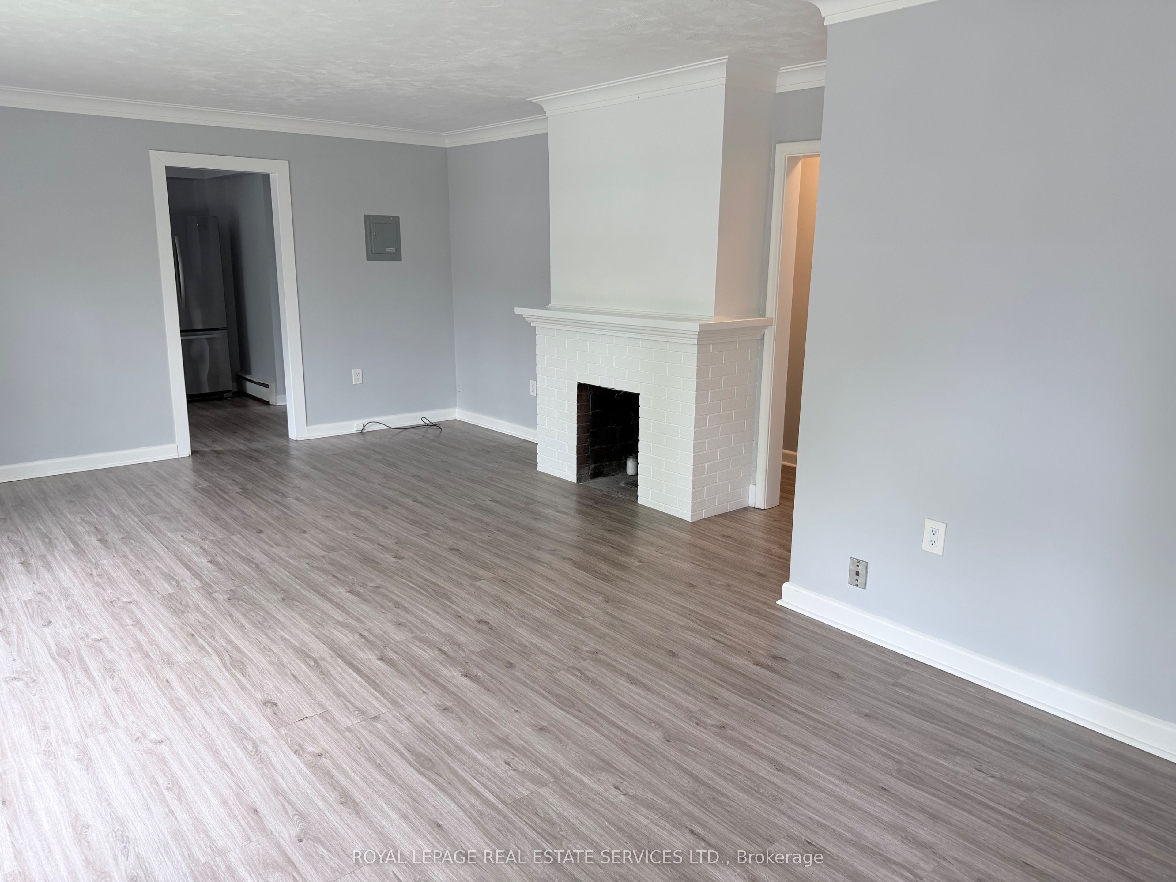 302 Maple Avenue Main floor