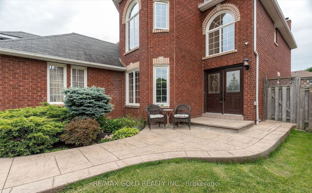 Photo of 14 Shadywood Road, Brampton, ON L6Z 4M6 (MLS # W13108752)