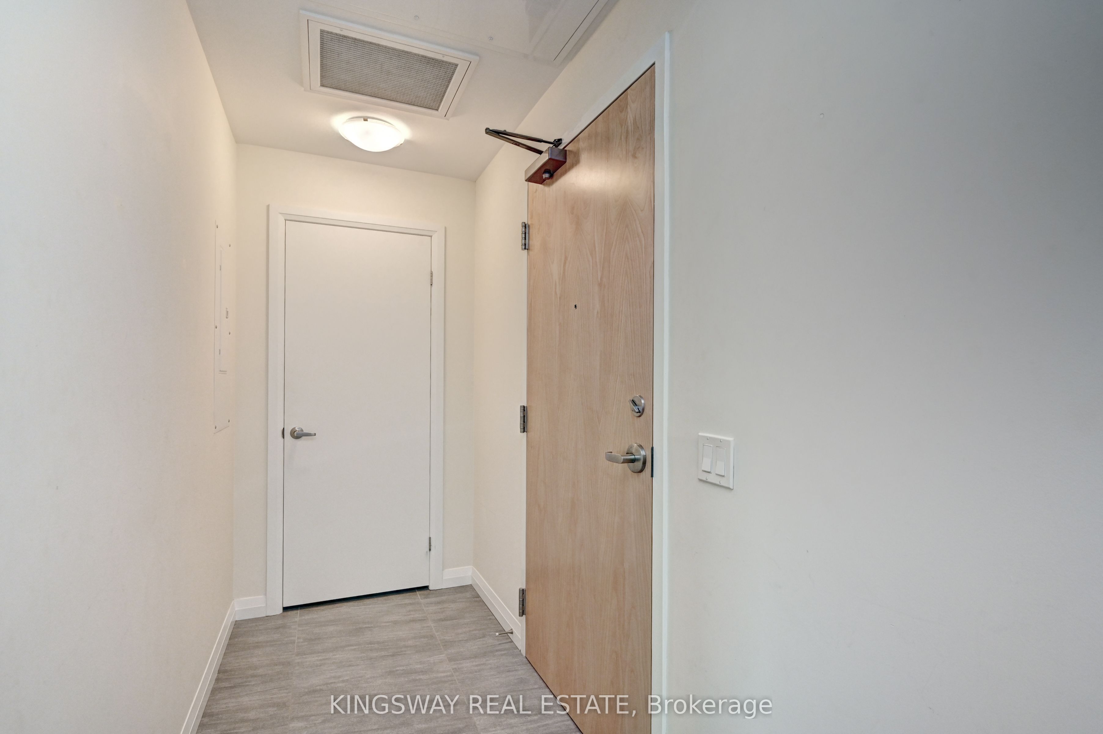 60 Charles Street W 801