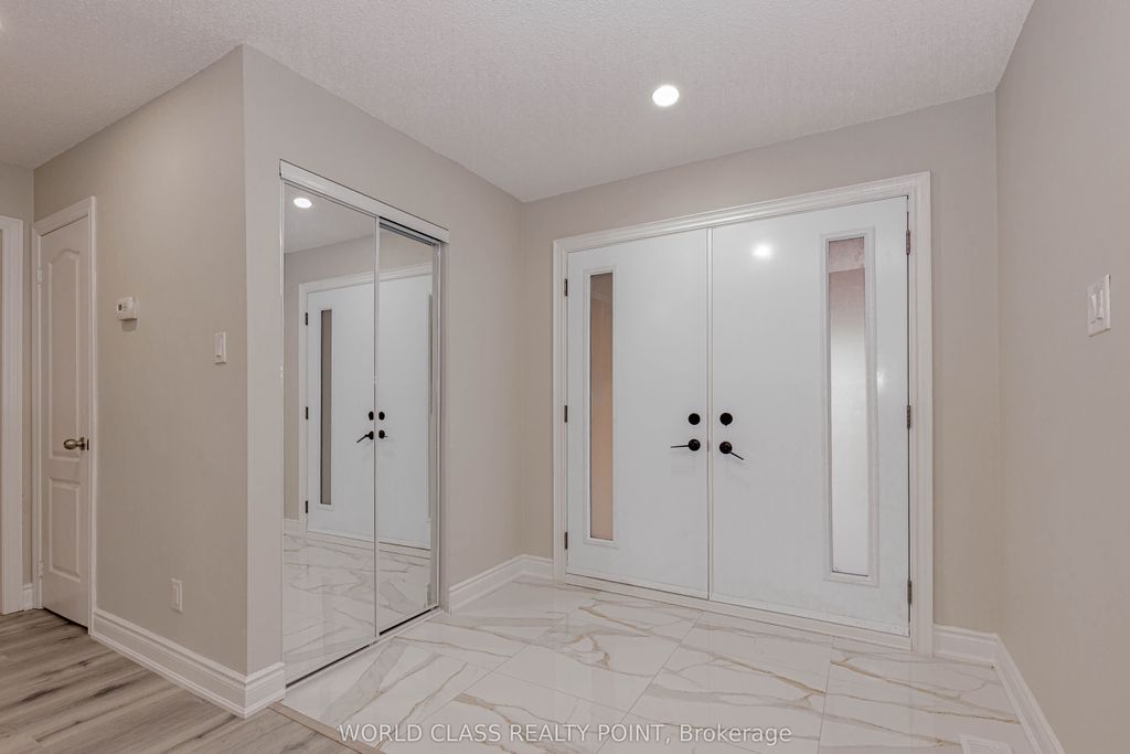 Photo of 76 Moffatt Avenue, Brampton, ON L6Y 2P3 (MLS # W12569920)