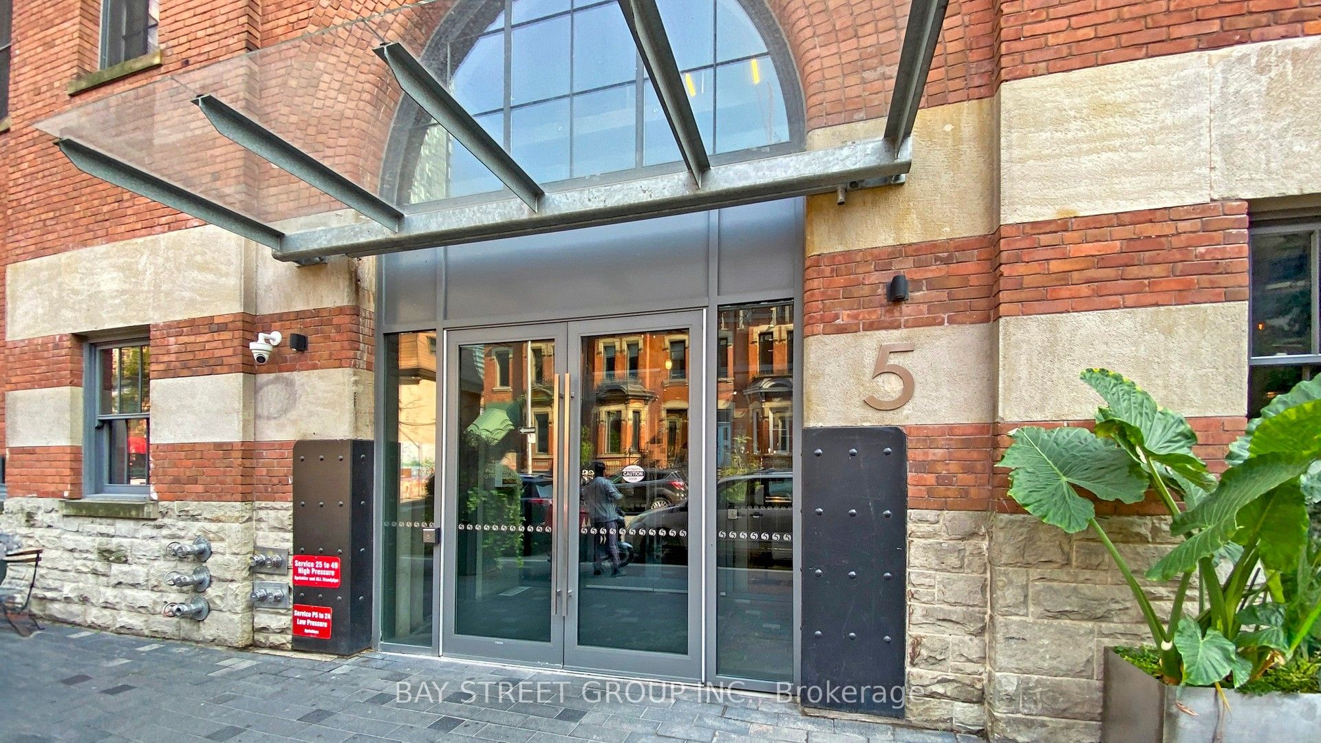 5 St. Joseph Street 3905