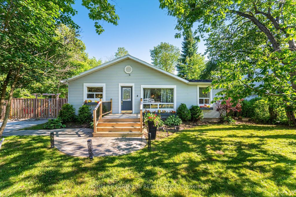 Photo of 749 Happyvale Drive, Innisfil, ON L9S 2E6 (MLS # N12985970)