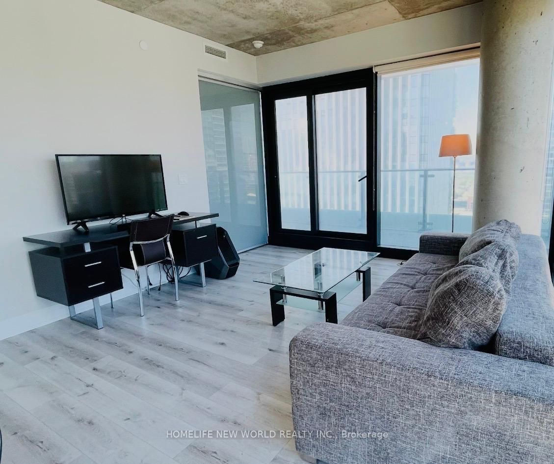 224 King Street W 2703