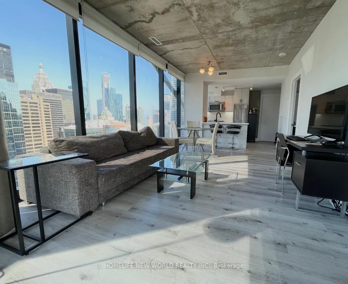 224 King Street W 2703
