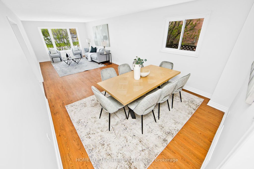 Photo of 278 Old Orchard Circle, Oakville, ON L6H 4N7 (MLS # W13108156)