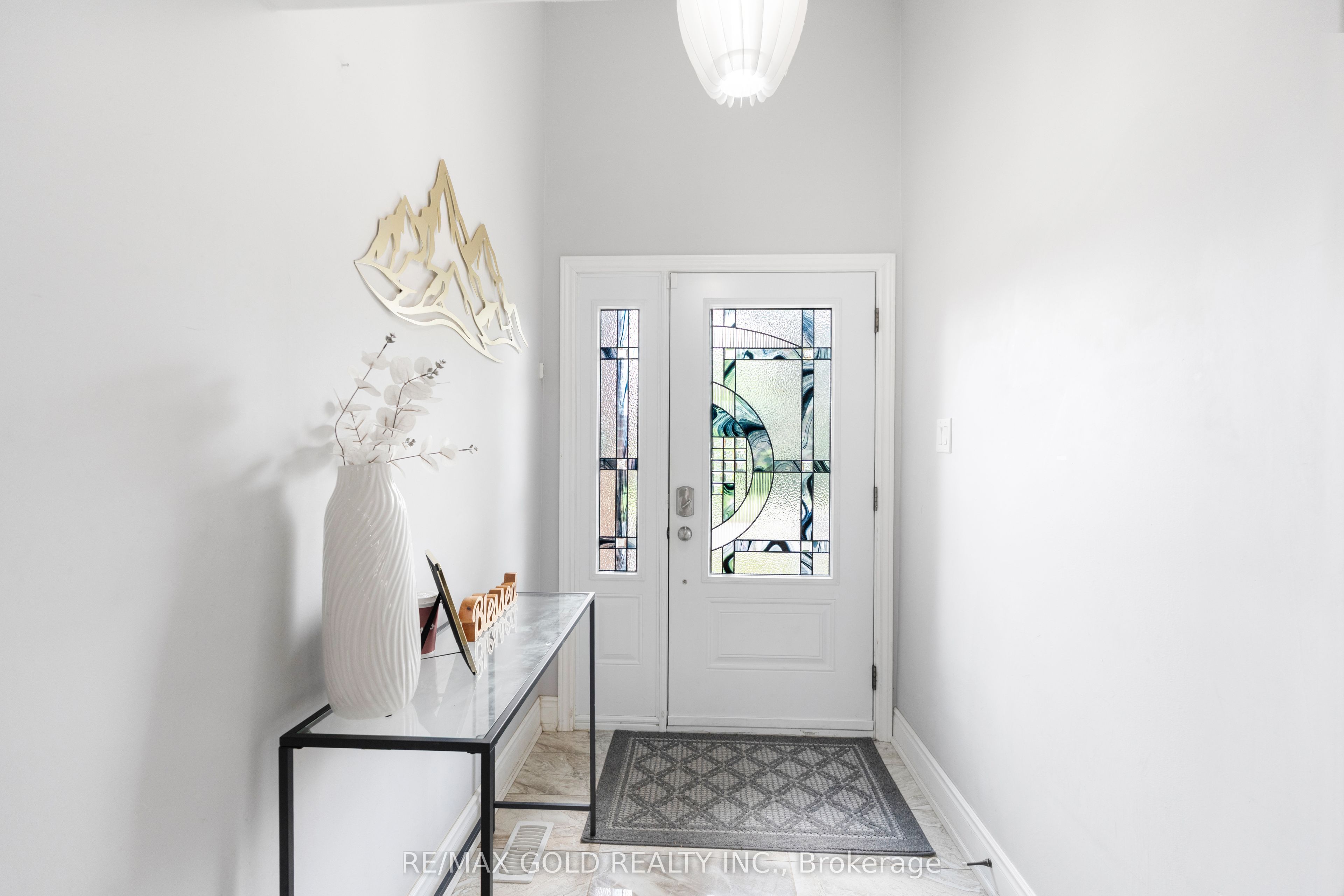 48 Maidstone Crescent