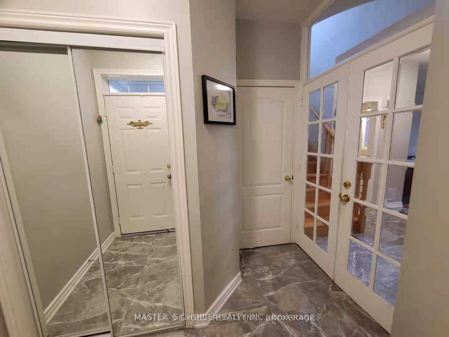 24 Golden Oak Avenue