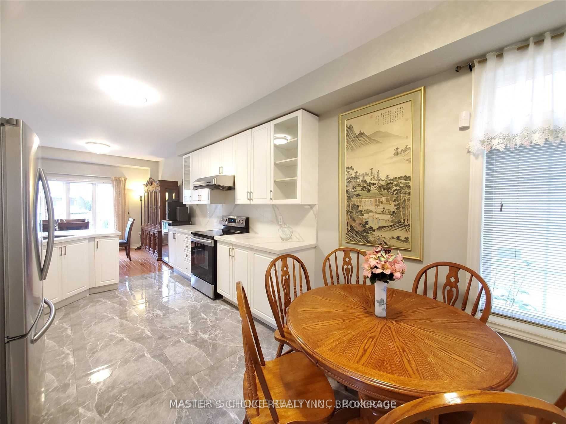 24 Golden Oak Avenue