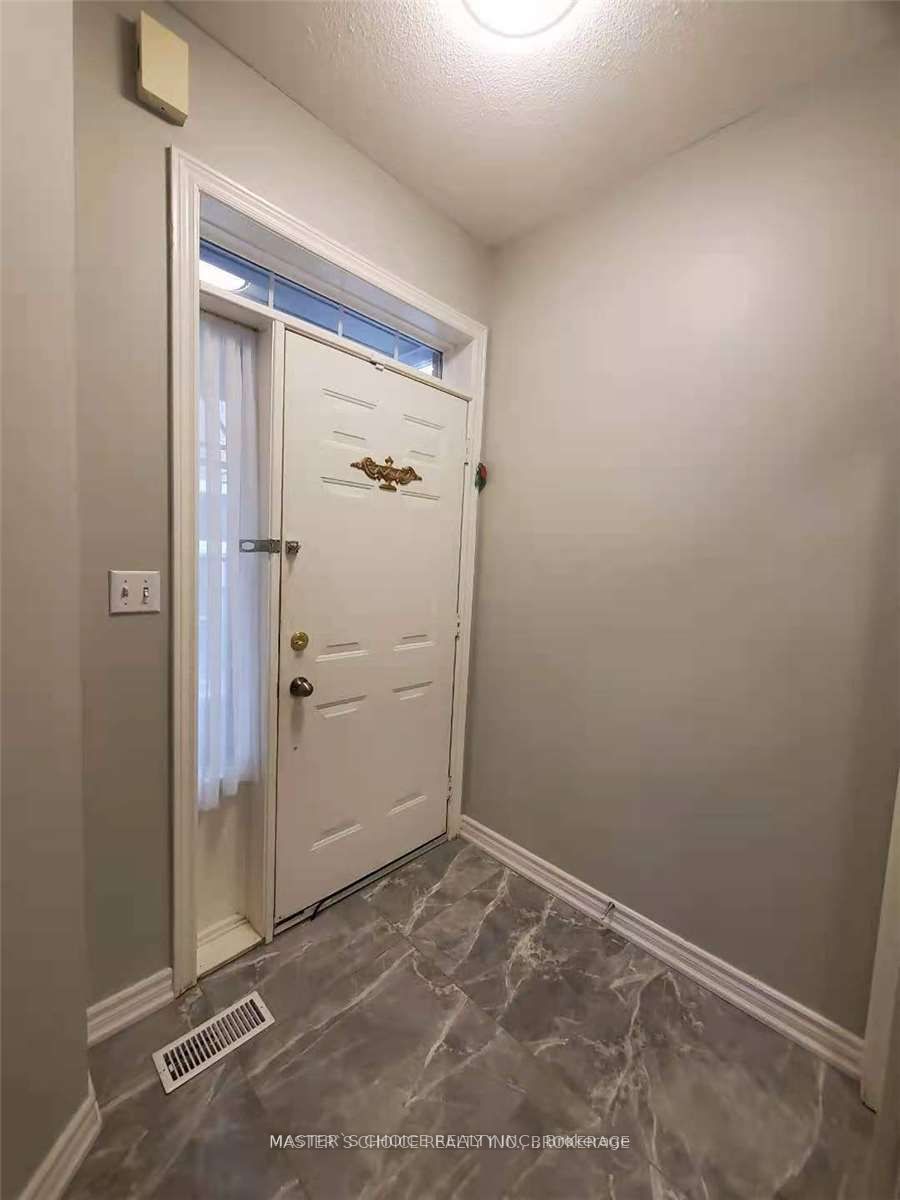 24 Golden Oak Avenue