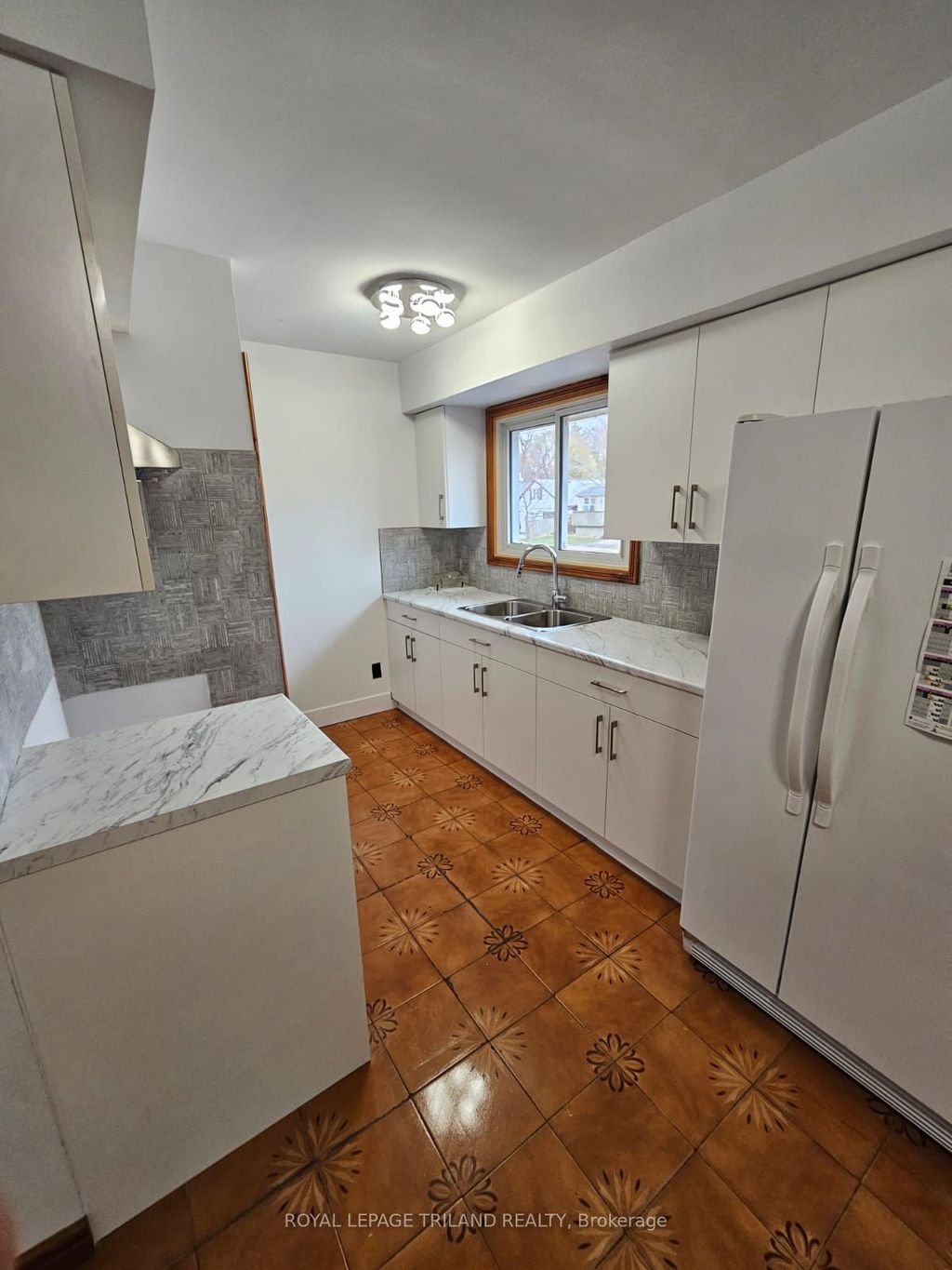 Photo of 17 Clemens Street, London East, ON N5Y 1H5 (MLS # X12588586)