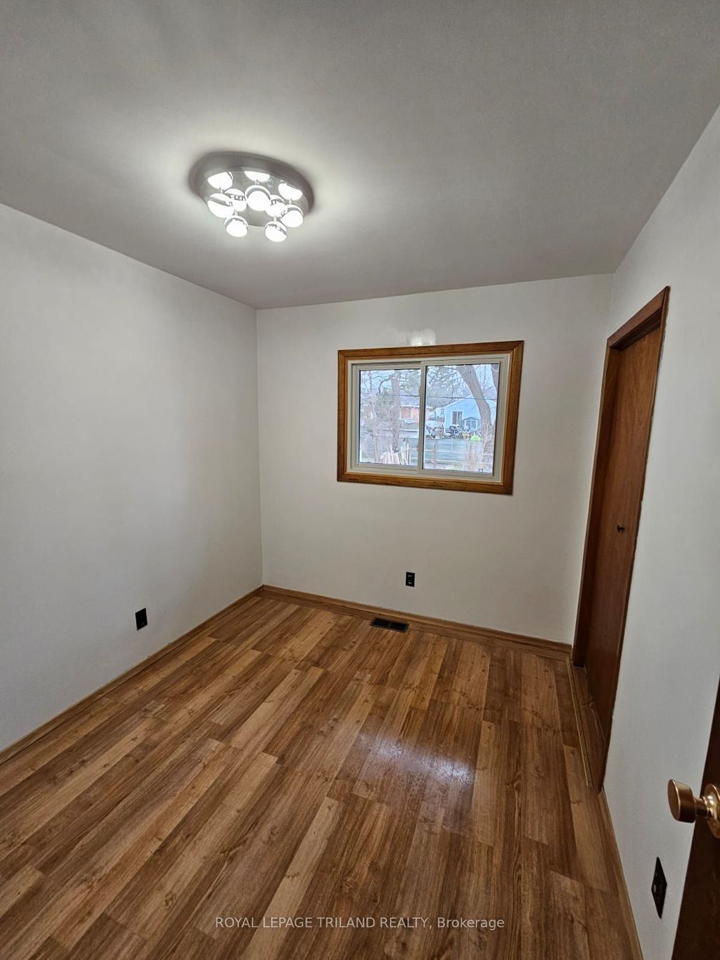 Photo of 17 Clemens Street, London East, ON N5Y 1H5 (MLS # X12588586)