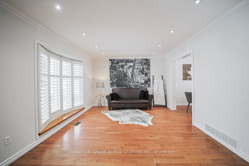 Photo of 69 Ellwood Drive E, Caledon, ON L7E 2A6 (MLS # W12760302)