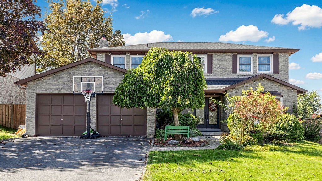 Photo of 86 Burling Place, Newmarket, ON L3Y 5W4 (MLS # N13829112)