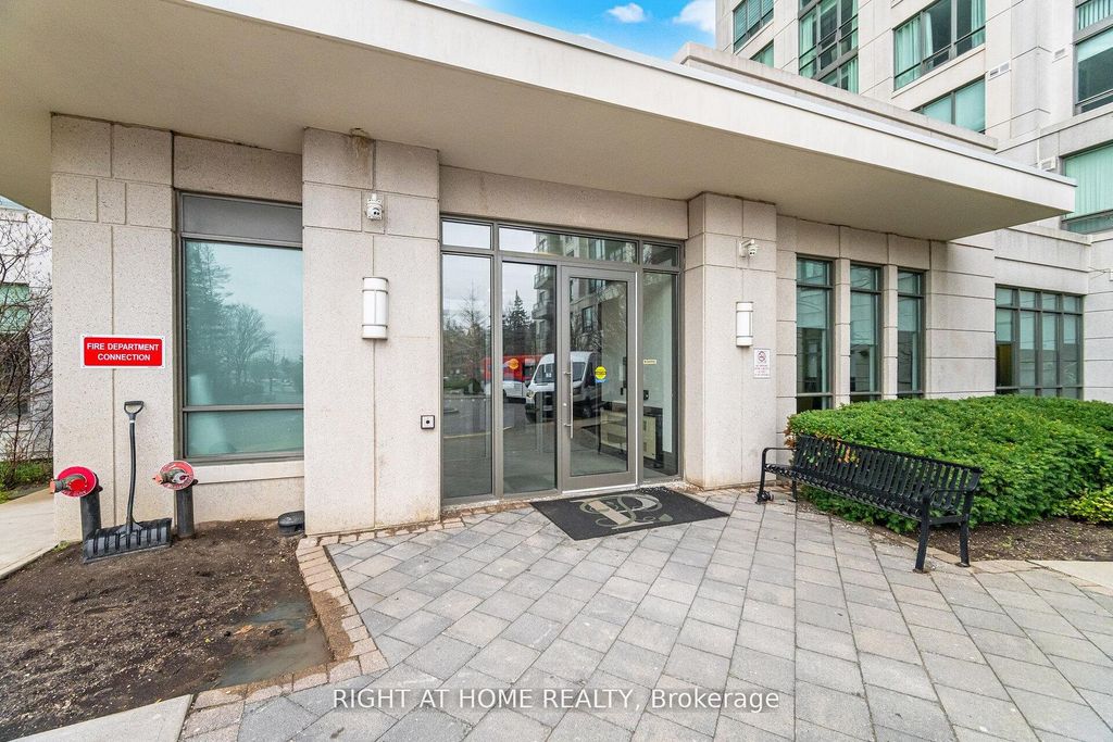 Photo of 88 Promenade Circle #1010, Vaughan, ON L4J 9A4 (MLS # N13167058)