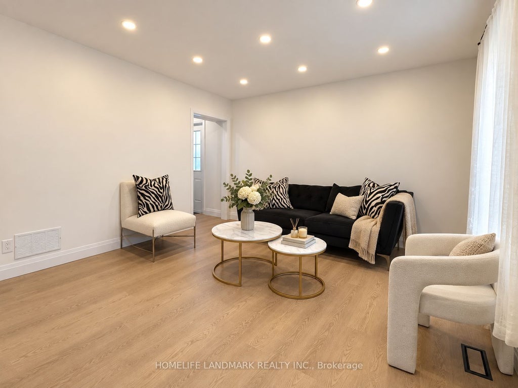 Photo of 136 Grandview Avenue, Markham, ON L3T 1H6 (MLS # N13864716)