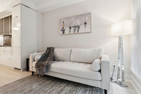 32 Davenport Road 311 Toronto ON M5R 1H3