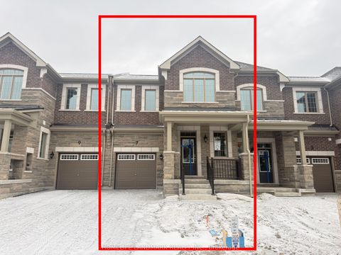 7 Moss Drive Markham ON L6C 3S8