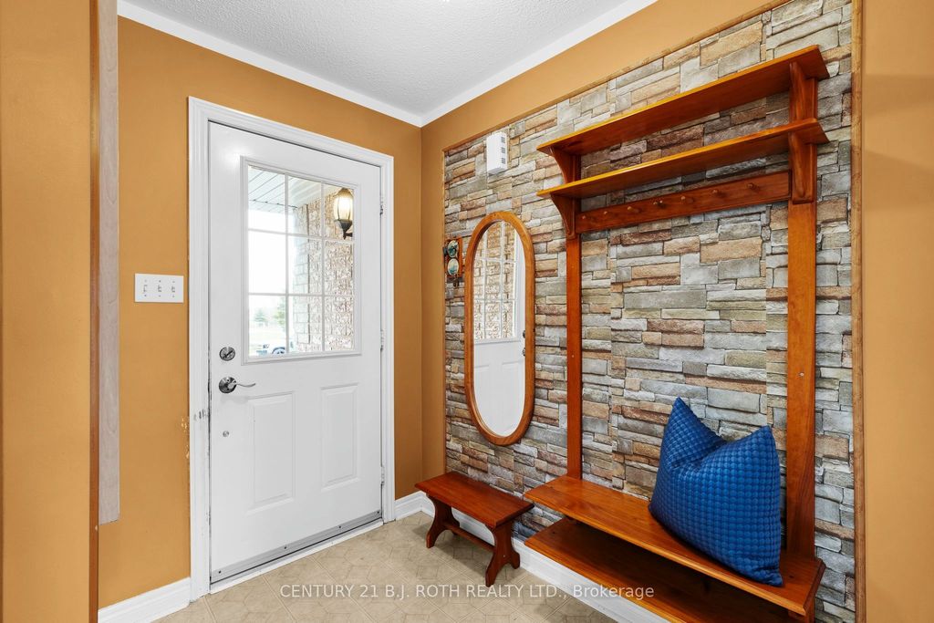 Photo of 119 Holly Meadow Road, Barrie, ON L4N 9Z6 (MLS # S13064658)