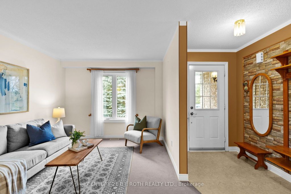Photo of 119 Holly Meadow Road, Barrie, ON L4N 9Z6 (MLS # S13064658)