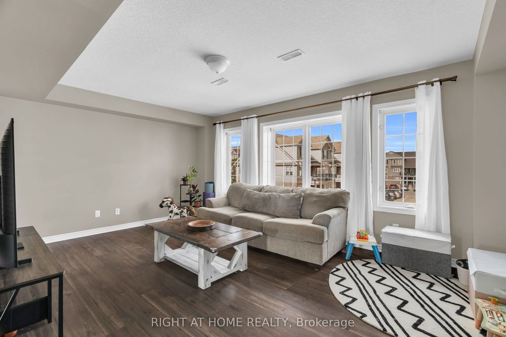 Photo of 630 Woodlawn Road E #B, Guelph, ON N1E 0K4 (MLS # X12800260)