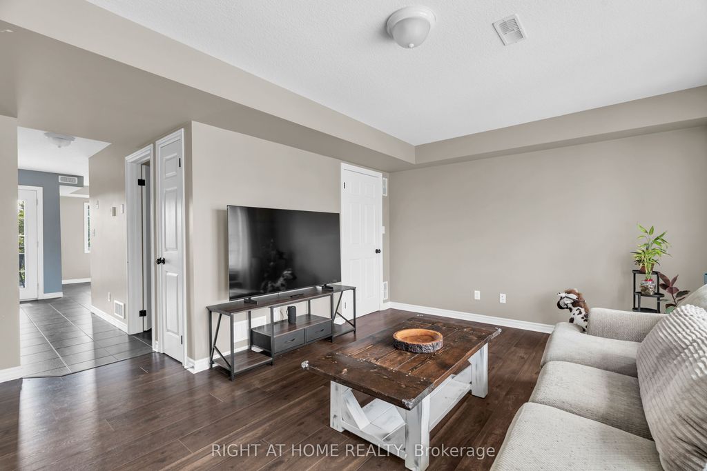 Photo of 630 Woodlawn Road E #B, Guelph, ON N1E 0K4 (MLS # X12800260)