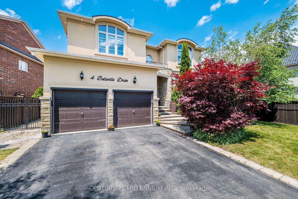 Photo of 4 Belleville Drive, Brampton, ON L6P 1V7 (MLS # W13654008)