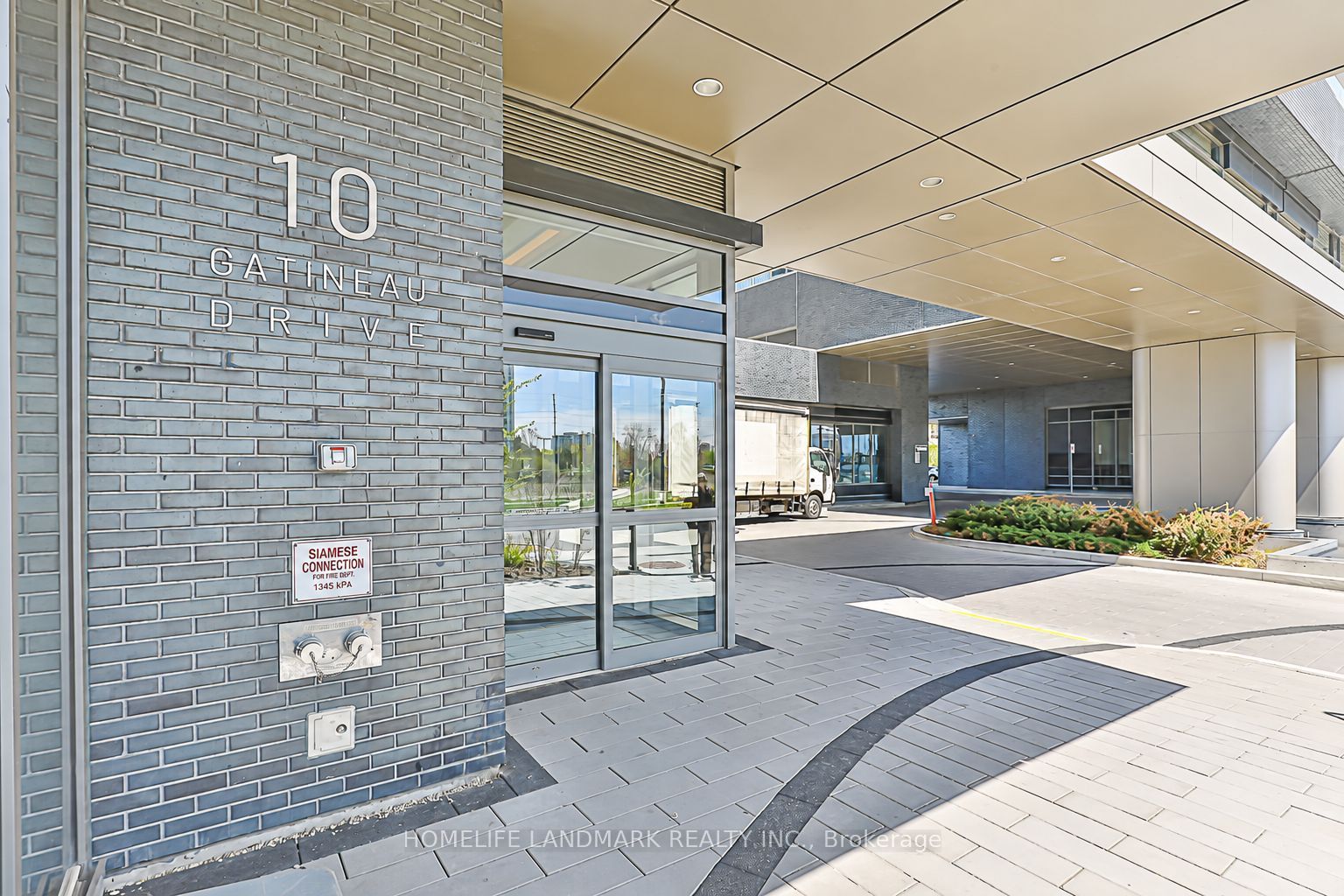 10 Gatineau Drive 210