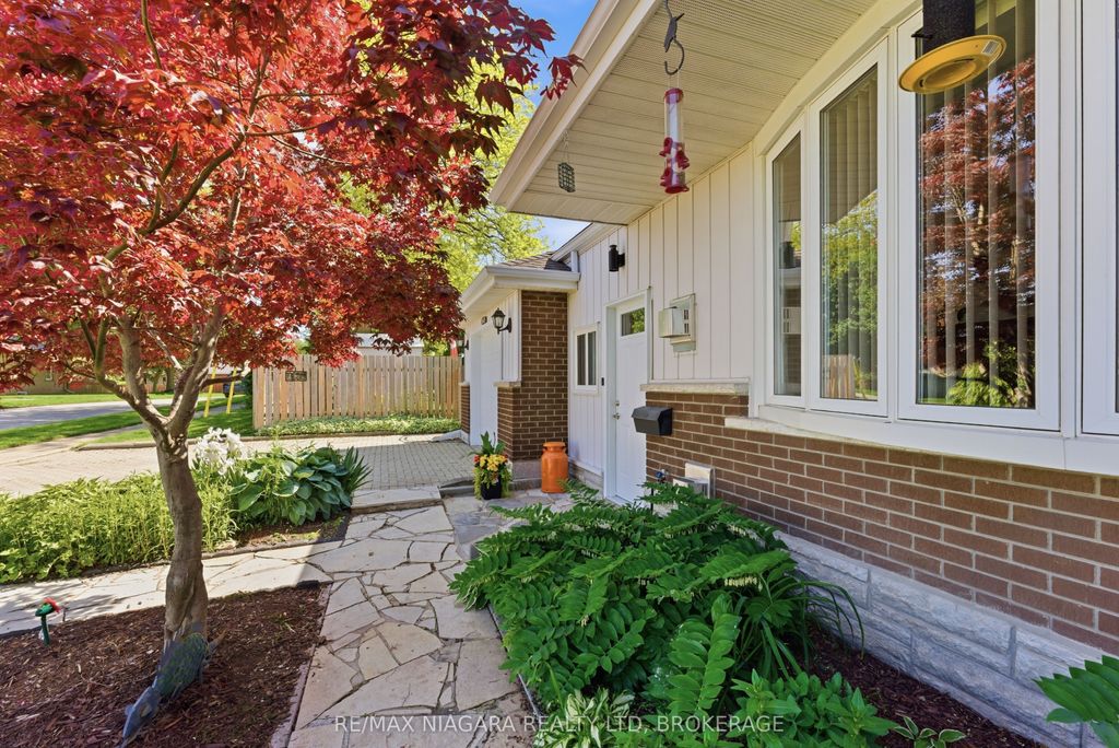 Photo of 3169 Frances Avenue, Niagara Falls, ON L2J 2H6 (MLS # X13219872)