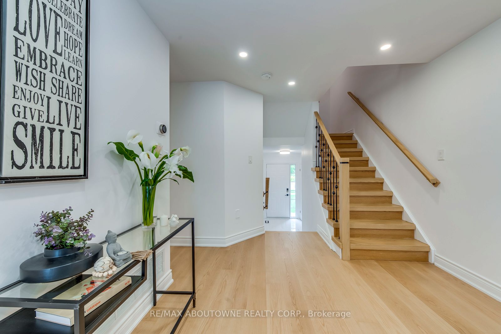 2246 Fairbairn Court
