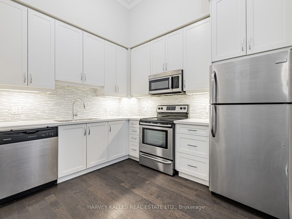 Photo of 7 Bond Crescent #112, Richmond Hill, ON L4E 1E6 (MLS # N12695394)