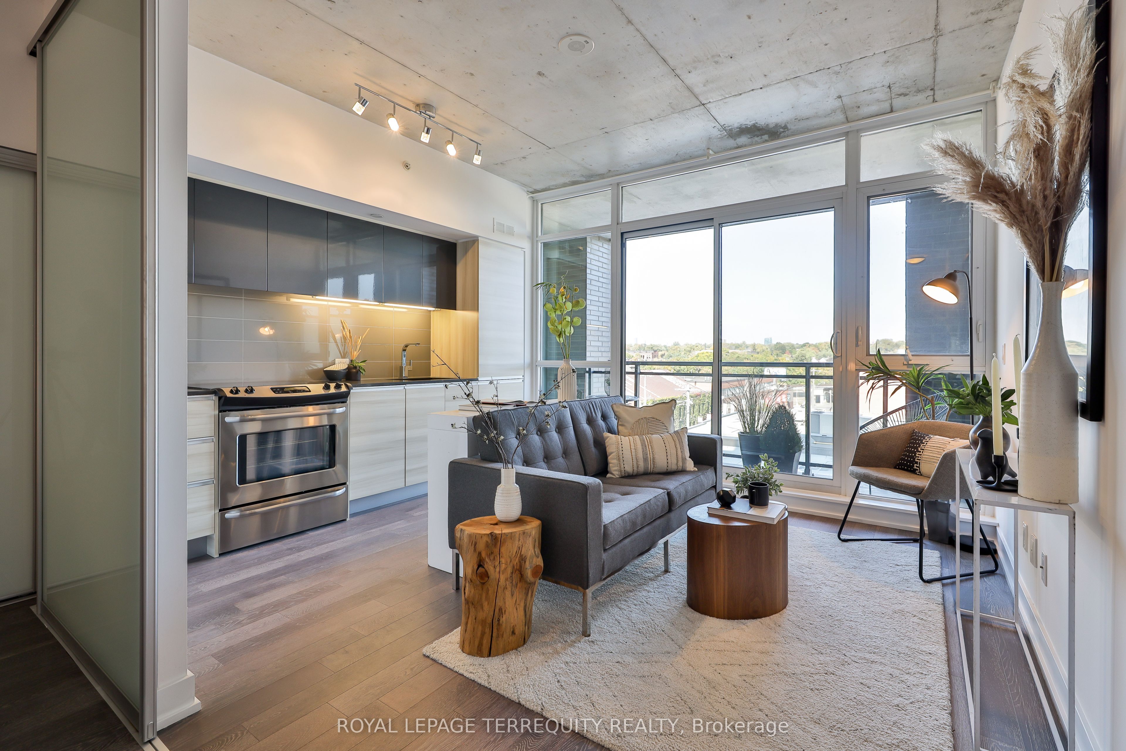 1190 Dundas Street E 625